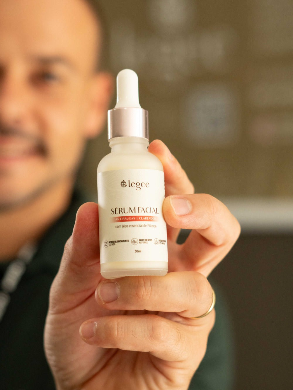 Sérum Facial Clareador e Antirugas com Pitanga